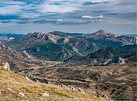 La lucha por salvar la naturaleza y los pueblos de la Cordillera Cantábrica lleva a las calles al activismo leonés 