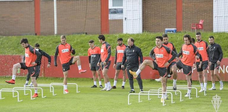 El Sporting comienza a preparar el partido del martes ante el Rayo Vallecano