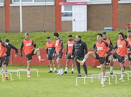 El Sporting comienza a preparar el partido del martes ante el Rayo Vallecano