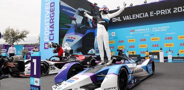 Victoria en Valencia: Jake Dennis gana con BMW i su primera carrera de Formula E desde la pole position