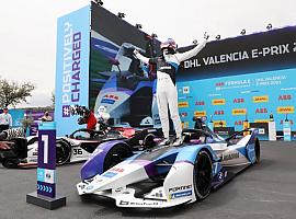 Victoria en Valencia: Jake Dennis gana con BMW i su primera carrera de Formula E desde la pole position