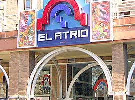 El Centro Comercial "El Atrio" de Avilés acoge una exposición contra la estigmatización de colectivos  "diferentes" 