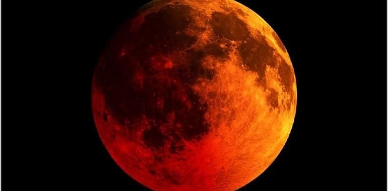 Este miércoles nos sirven gratis "luna de sangre" y la "superluna de las flores"