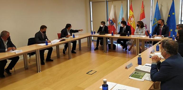 El Gobierno de Asturias exige garantías jurídicas para seguir aplicando su plan de gestión del lobo