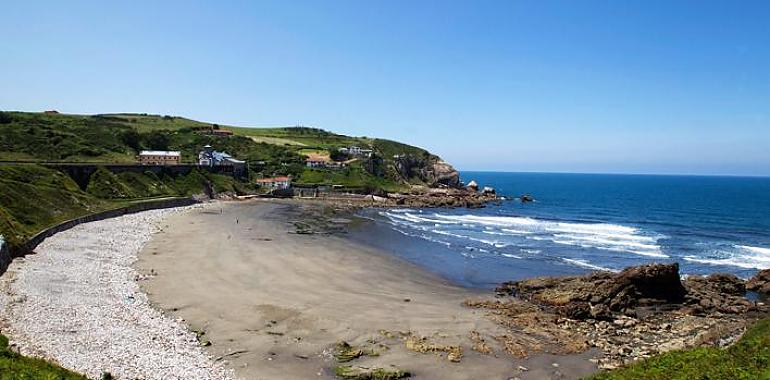 Seis nuevos arenales se suman a la Red Asturiana de Playas Sin Humo