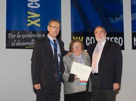 Premio a Carmen Leal por su Trayectoria en Investigación