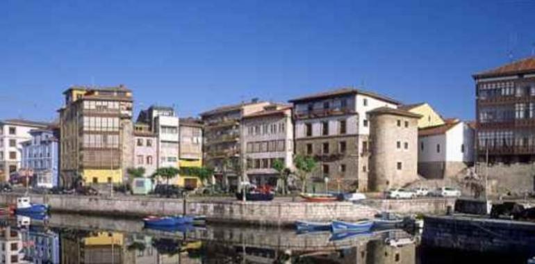 La Casa de Cultura de Llanes acoge la XX Exposición de la Asociación de Pintores “Valle del Nalón