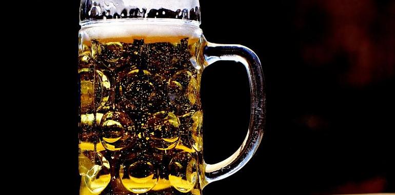 Una o dos cervezas diarias puede considerarse un "consumo saludable"