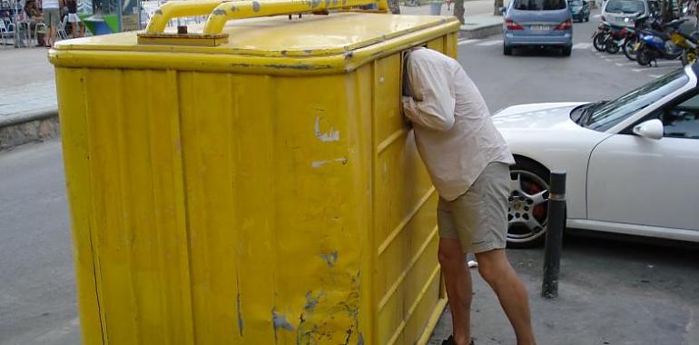 Casi ocho de cada diez asturianos afirman reciclar en casa los envases para tirar al contenedor amarillo