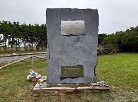 El Principado restaura el monumento de la memoria democrática de Arnao, en Castropol