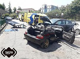 Dos heridos de consideración en un accidente de trafico en Grado