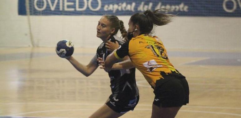 El Oviedo Balonmano Femenino estrena su casillero de victorias