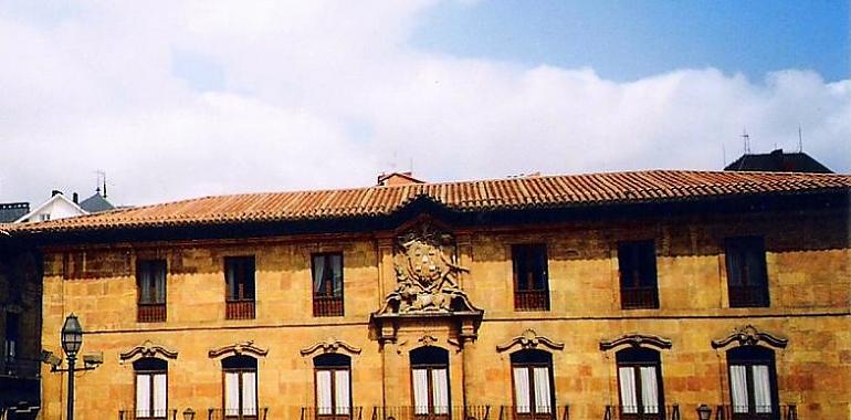 El Palacio de Valdecarzana  acoge la exposición antológica de "Moreno"