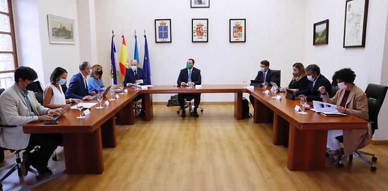 Barbón iniciará la próxima semana las negociaciones con los grupos parlamentarios para reformar el Estatuto de Asturias
