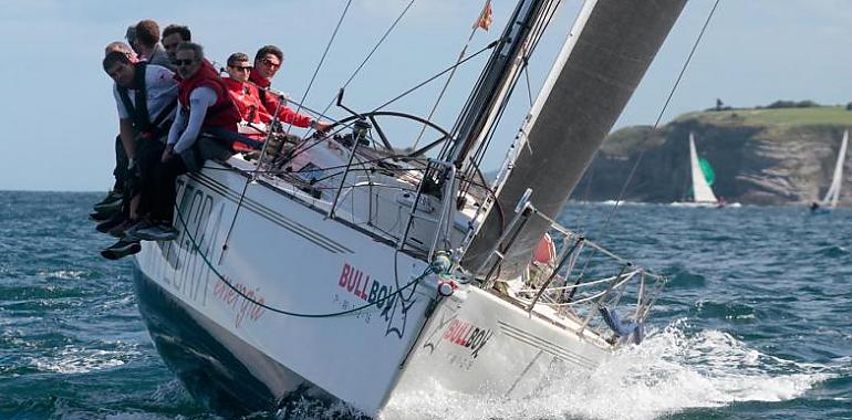 El viento no puso las cosas demasiado fáciles este fin de semana a los participantes en en Trofeo de Otoño que se celebró este fin de semana en la bahía de Gijón