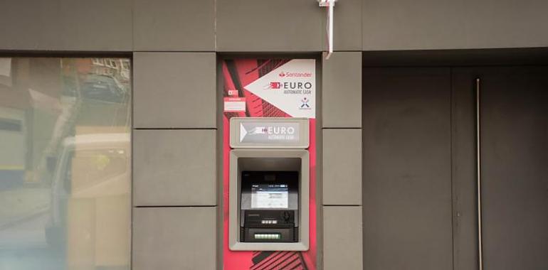 Mientras los bancos retiran los suyos, Correos instala nuevos cajeros automáticos en toda España: 27 en Asturias