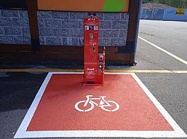 El ayuntamiento de Aller apuesta por la bici e instala tres estaciones de reparación en el municipio