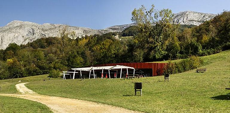 El Centro Tito Bustillo y el Parque de la Prehistoria de Teverga tienen celebración este sábado