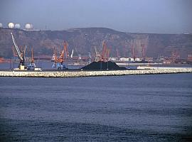 El Puerto de Gijón cambiará las luminarias convencionales por LED en el Muelle de la Osa