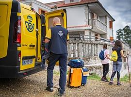 Correos ofrece en Asturias hasta el transporte de mochilas de peregrinos