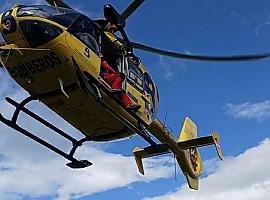 Rescate de una mujer herida con el helicóptero medicalizado en Caso