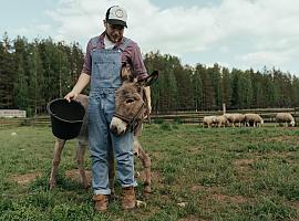 Agricultores y ganaderos afectados por La Mina de Salave manifiestan su rechazo al proyecto