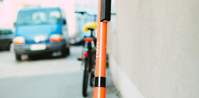 La policía local de Avilés inicia este lunes un control especial sobre bicicletas y patinetes