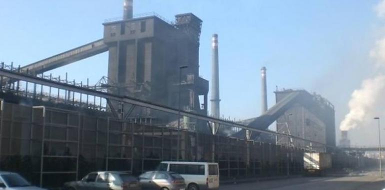 La chimenea de Arcelor podría reducir hasta un 21 % las emisiones contaminantes en la zona oeste de Gijón