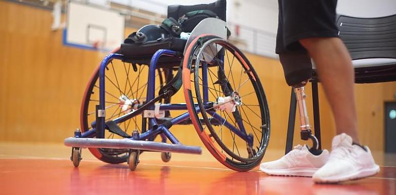 Partido solidario de baloncesto en silla de ruedas para impulsar el deporte inclusivo en Avilés