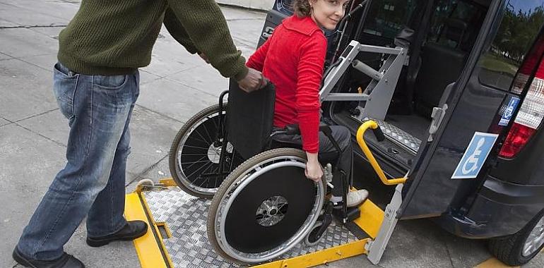 Disponibles ayudas para taxis adaptados a las personas de movilidad reducida en Avilés con un importe máximo de 9.000 euros