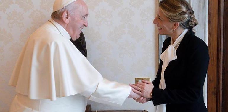 Sintonía entre el Papa y la ministra de Trabajo de España durante su encuentro 