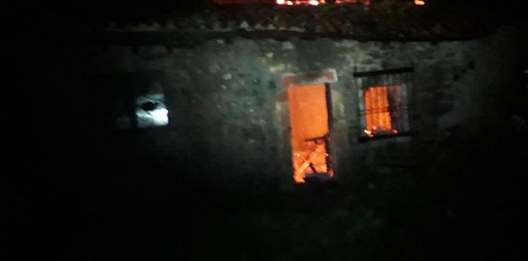Incendio en Colunga esta madrugada