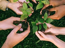 El Principado, la Rede de Normalización y Copae presentan un manual de cultivo ecológico en asturiano y eonaviego para subrayar la relación entre las lenguas propias de Asturias y el autocultivo sostenible de alimentos  