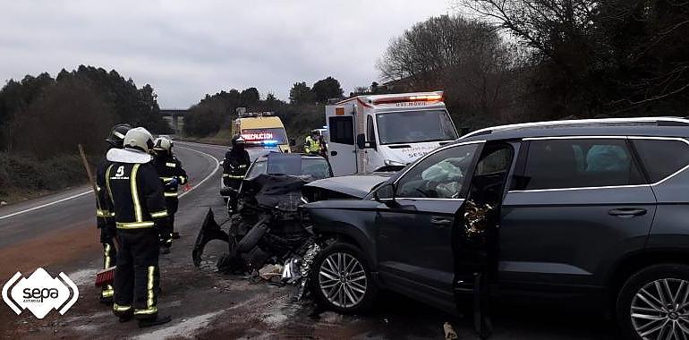 Tres heridos en accidente en Alto del Praviano
