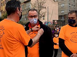 El Consejero de Salud muestra el apoyo del Principado a la Carrera Solidaria Galbán
