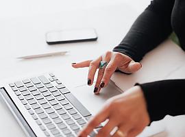 El Consejero de Industria se reúne con Mujeres de Empresa