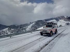 NIEVE nueve puertos asturianos con cadenas y Pajares cerrado a tráfico pesado