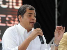 Correa se solidarizó con Maradona por la muerte de su madre