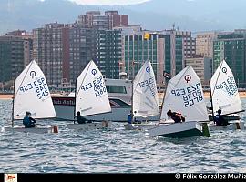 Este fin de semana comienza en la bahía de Gijón el Trofeo de Primavera de vela ligera del Real Club Astur de Regatas para varias clases