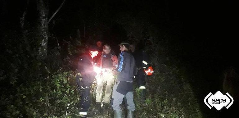 La Unidad Canina del SEPA rescata a un hombre a las 3 de la madrugada perdido en Piloña