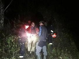 La Unidad Canina del SEPA rescata a un hombre a las 3 de la madrugada perdido en Piloña