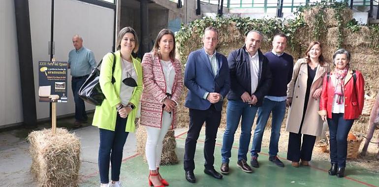 Todos quisieron estar en la Feria del Queso y los Productos Locales de Taramundi