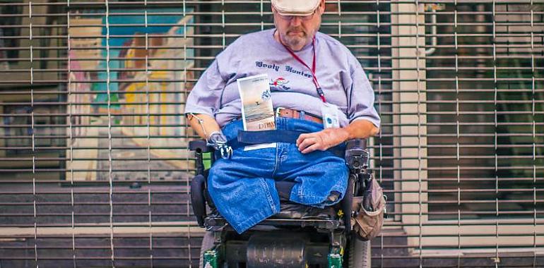 Hay 2,63 millones de personas con discapacidad mayores de 65 años en España