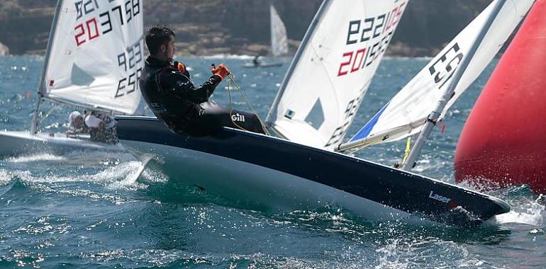 Gijón acoge este fin de semana el Campeonato de Asturias de vela ligera para las clases: Optimist, ILCA 4, ILCA 7 y Feva,