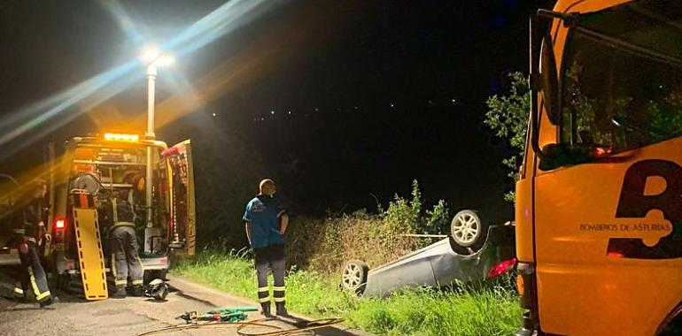 Accidente esta madrugada en Colunga con una mujer herida