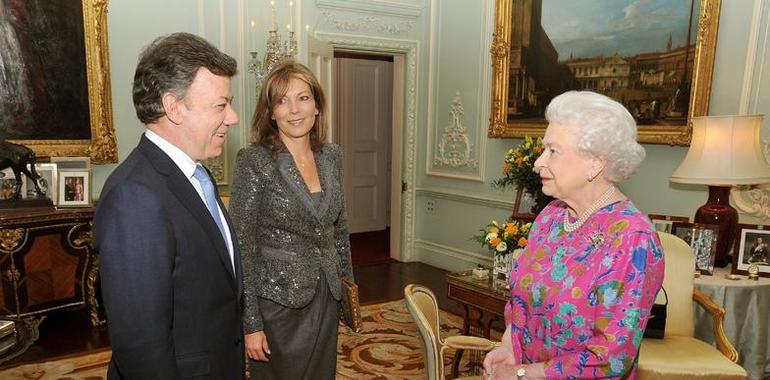 Reina Isabel se mostró muy interesada por lo que está sucediendo en Colombia