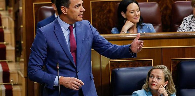 Sánchez anuncia una bajada del IVA de la luz del 10% al 5%