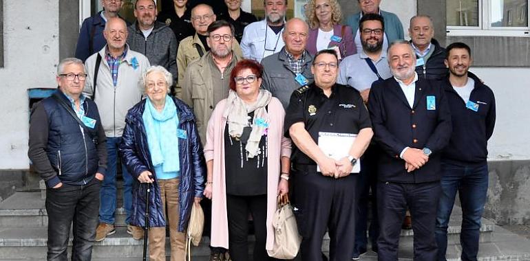 La Policía Nacional se reúne con las asociaciones de vecinos de Oviedo para informar de las nuevas formas de delinquir que están proliferando