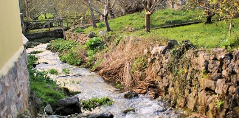 Rescatada una mujer herida tras caer a un río en San Marcelo de Salas