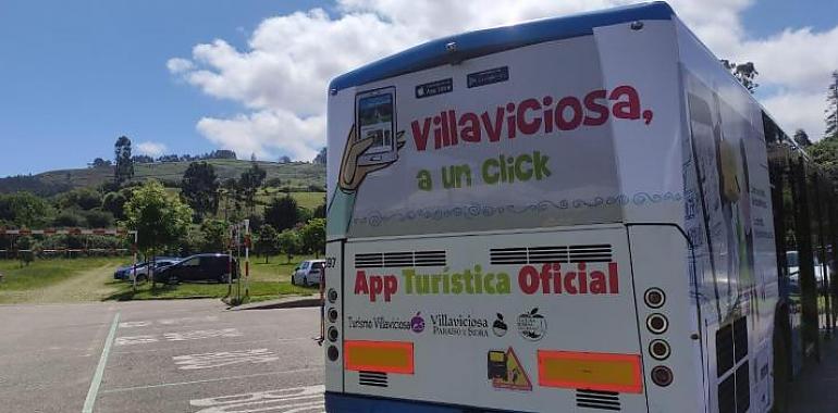 Se refuerza el servicio especial de transporte público a la playa de Rodiles